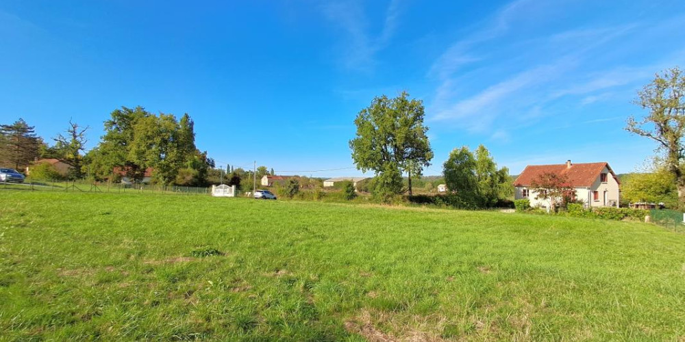 terrain à ST NEXANS (24520)
